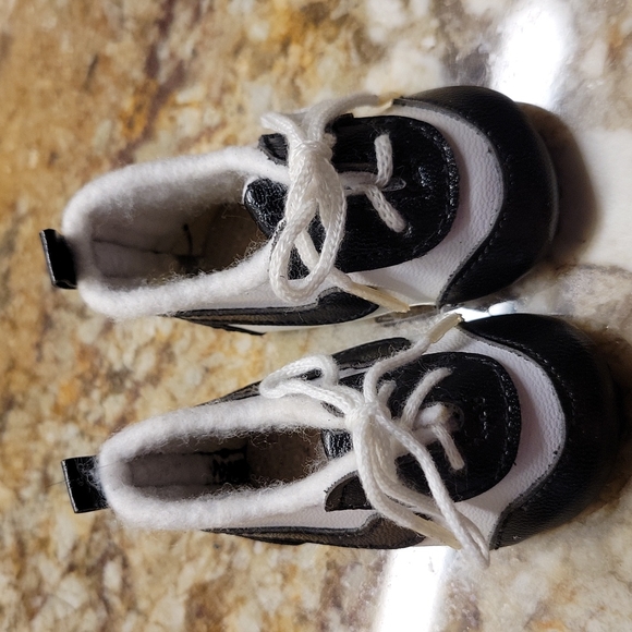 DOLL SOCCER⚽️  OUTFIT with Shoes, Socks and Soccer ball - Picture 4 of 9